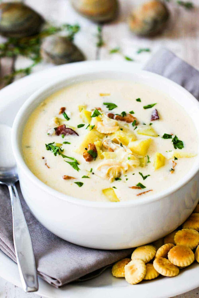 Authentic New England Clam Chowder Wallpaper: Creamy & Herb-Garnished