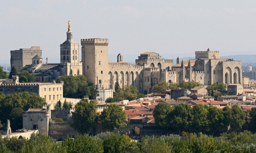 Stunning Avignon Medieval Cityscape Wallpaper Background