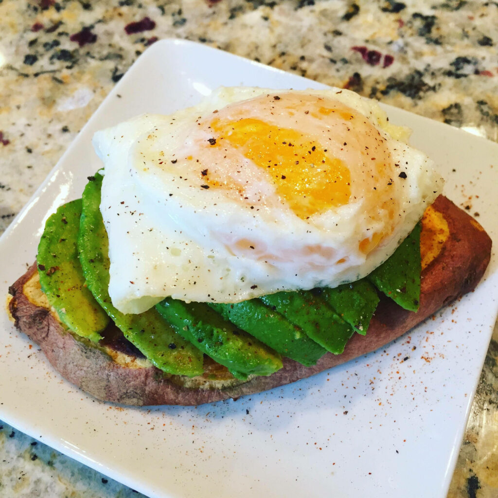Delicious Avocado Toast Wallpaper: Rustic Kitchen Aesthetic