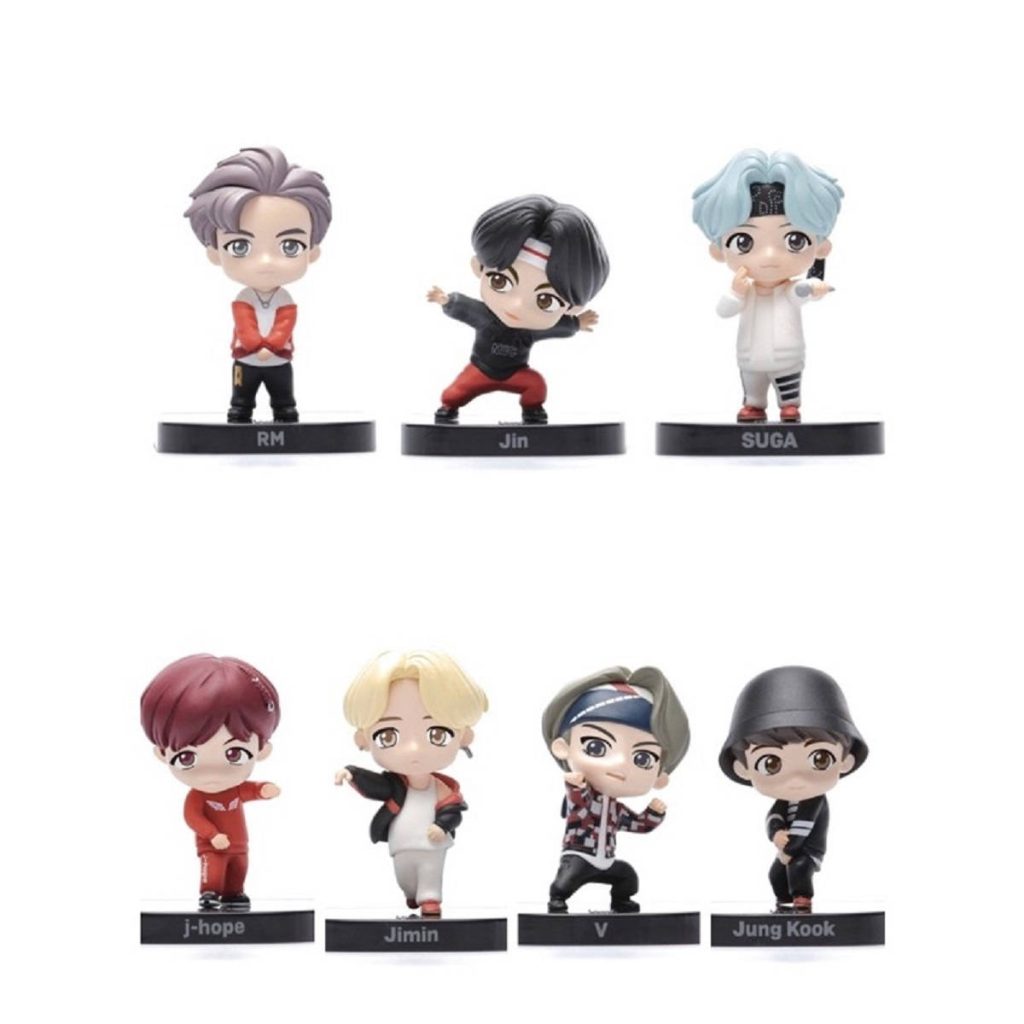 TinyTAN BTS chibi figurines RM Jin Suga Jhope Jimin V Jung Kook black stands white background wallpaper