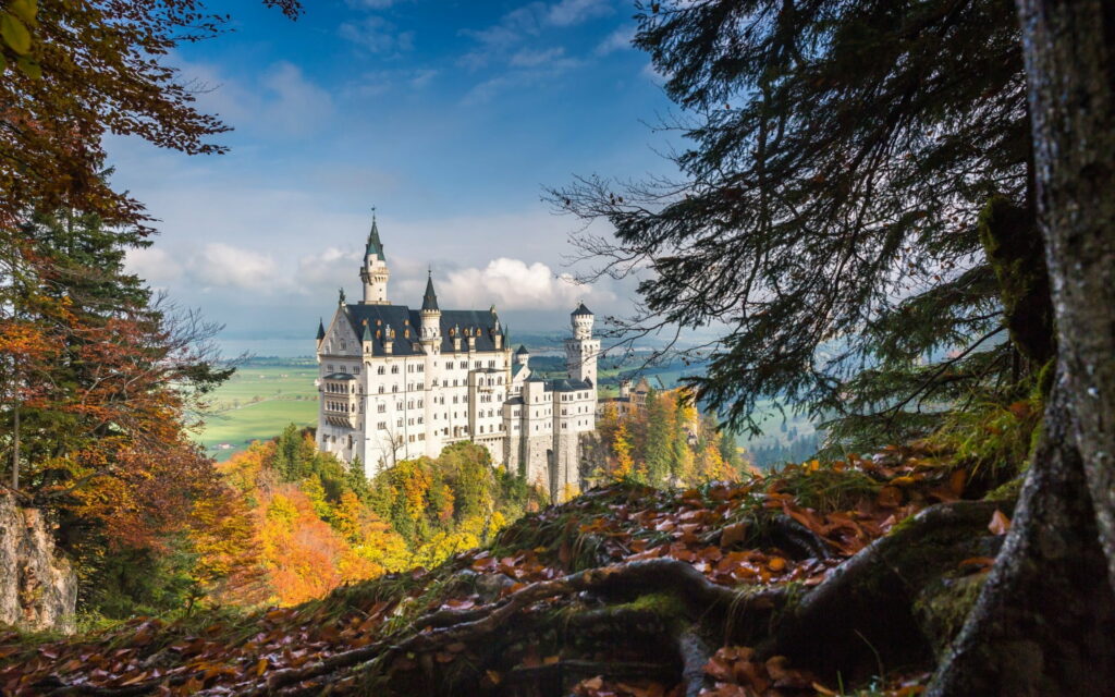 Autumn Majesty in Bavaria: Neuschwanstein Castle HD Wallpaper