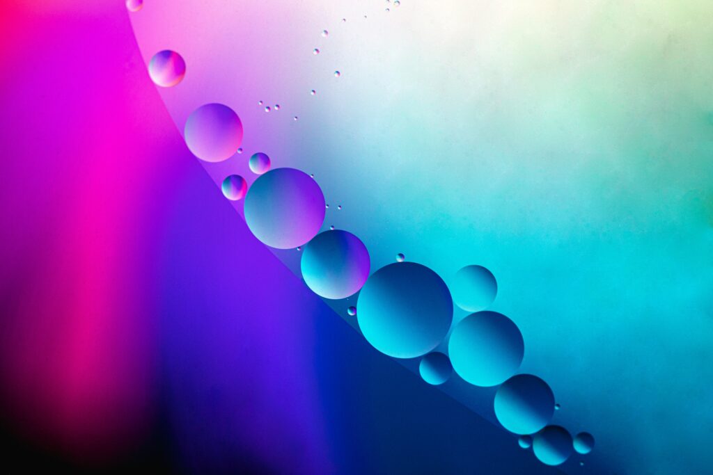 Stunning Gradient Wallpaper with Diagonal Water Bubbles in Blue & Pink