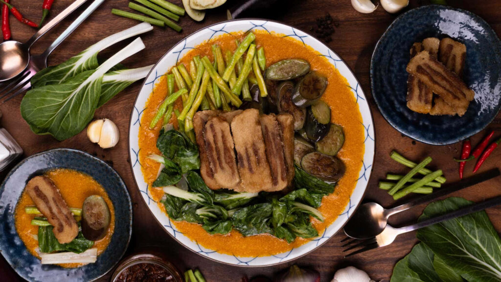 Delectable Kare-Kare Wallpaper: Rich Filipino Stew & Vibrant Presentation