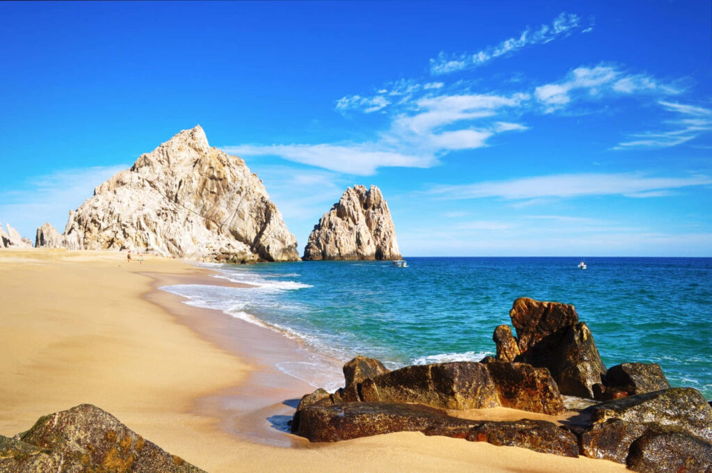 Serene Mexican Beach Sunset Wallpaper: Golden Sands & Turquoise Waters