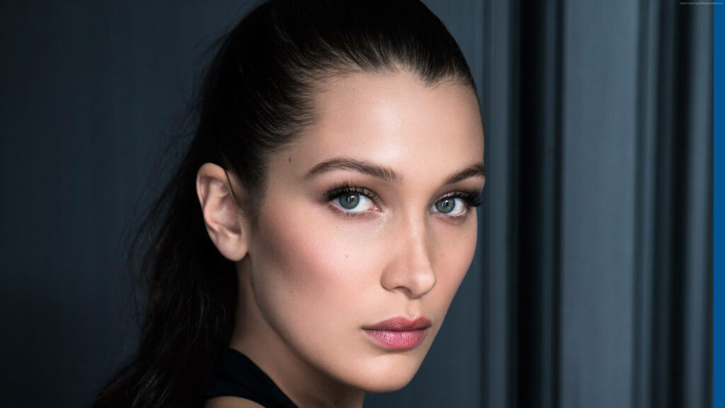 Bella Hadid Close-Up Wallpaper: Flawless Complexion & Captivating Gaze