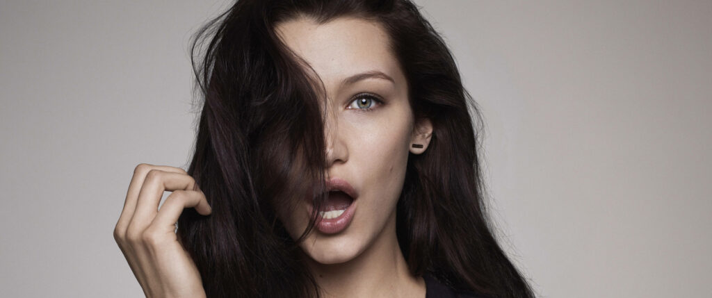 Bella Hadid Wallpaper: Stunning Fashion Supermodel with Natural Beauty