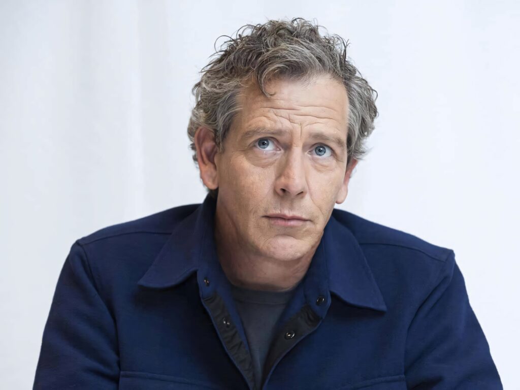 Ben Mendelsohn intense gaze blue jacket soft lighting wallpaper background portrait image