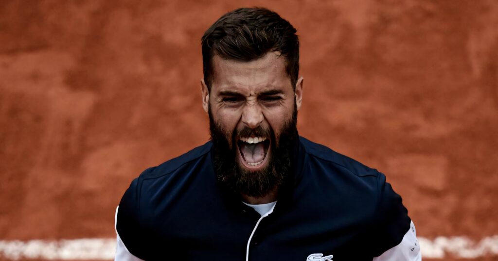 Benoît Paire intense emotion determination clay court tennis action dynamic professional wallpaper