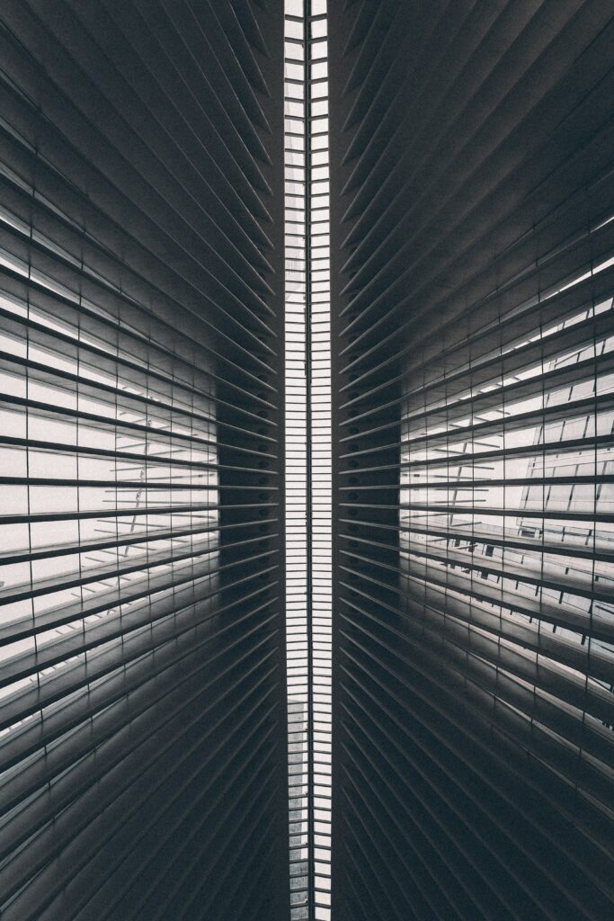 Modern Black and White Geometric Wallpaper - Abstract Line Design