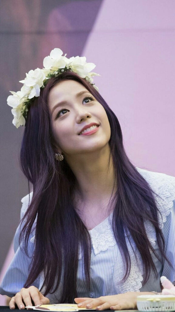 Jisoo's Enchanting Flower Crown Moment: A Delightful Mobile Wallpaper from a Fan-signing Event