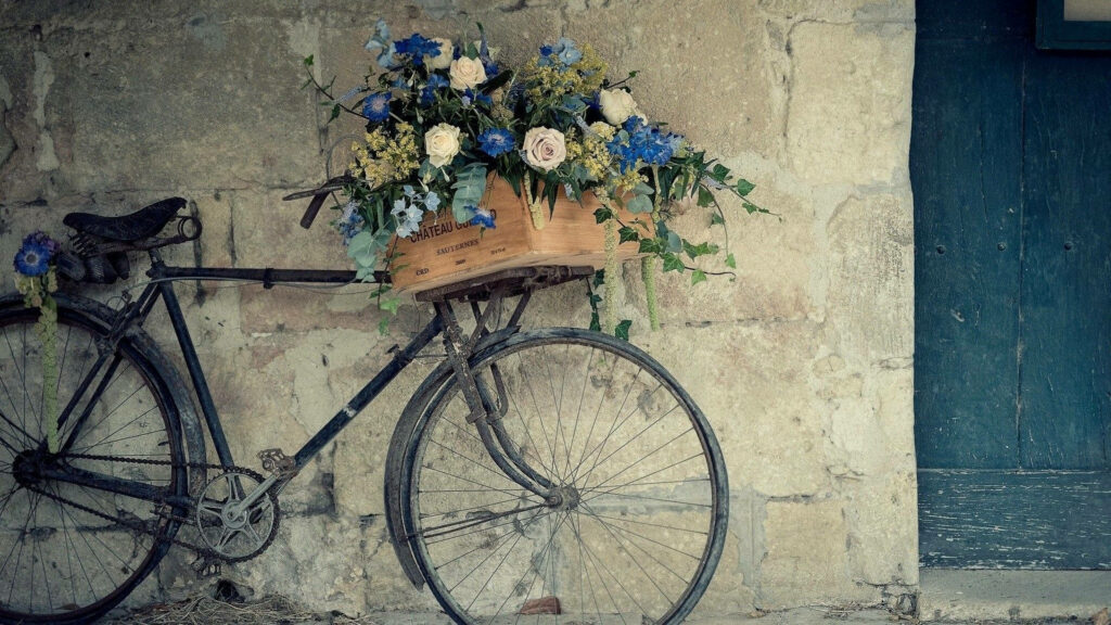 Blooming Vintage Charm: A Floral Delight for Your Desktop Wallpaper