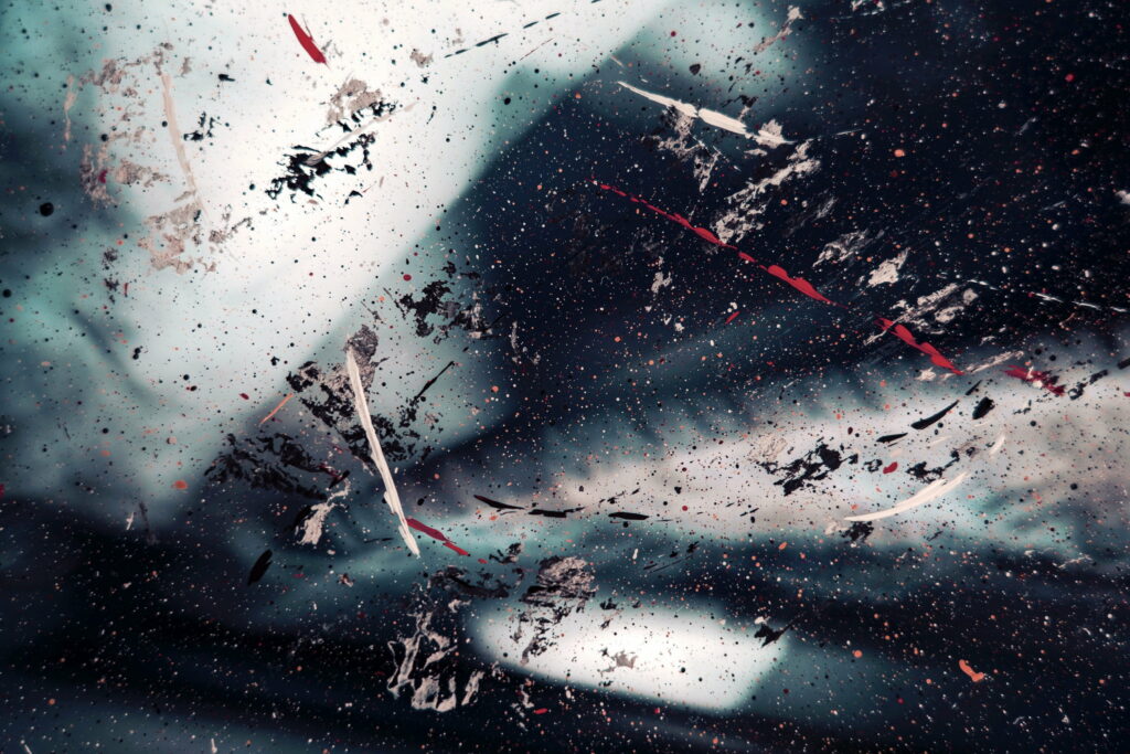 Sprayed Strokes: Blurred Abstraction in QHD Wallpaper