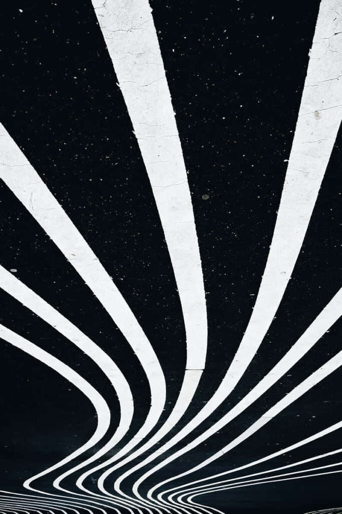 Stylish Abstract Black & White Curved Wallpaper for Modern Background