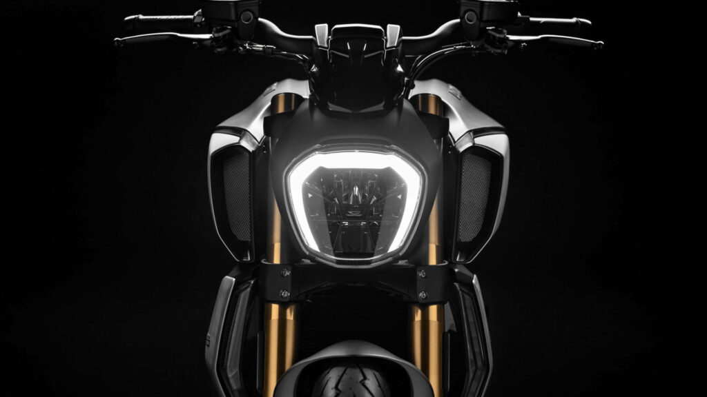 Bold Ducati Diavel 1260 Wallpaper: Aggressive Design & Style