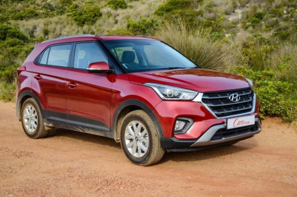 Dynamic Hyundai SUV Wallpaper: Versatile Off-Road Design Background