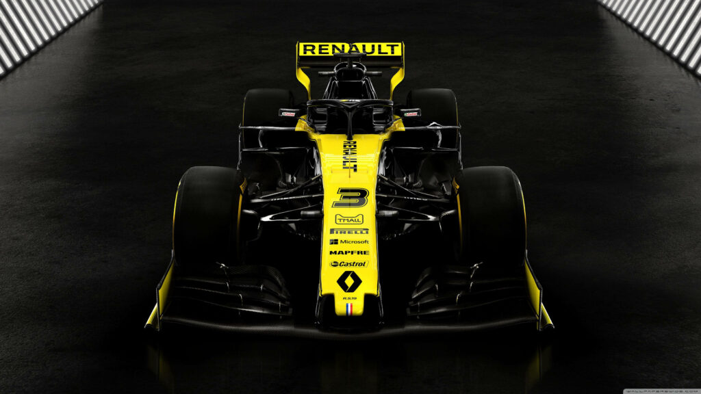 Stunning Renault F1 Car Wallpaper: Bold Yellow & Black Design