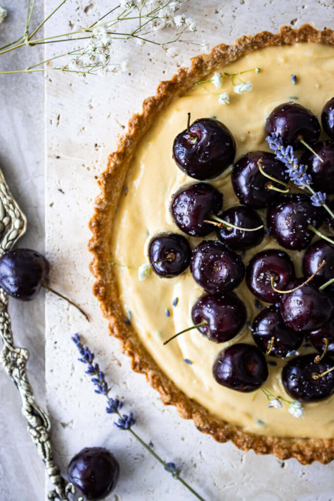 Indulgent Delight: Mountains of Berries Crown a Bountiful Pie Wallpaper