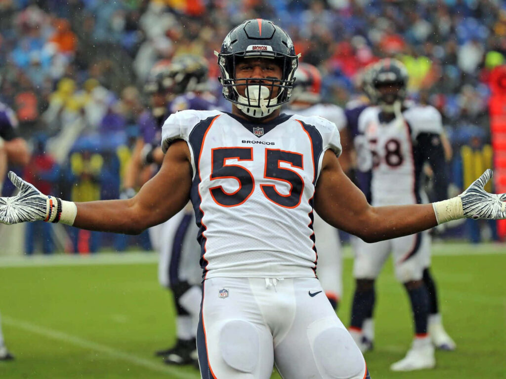 Bradley Chubb NFL Wallpaper: Confident Denver Broncos Linebacker