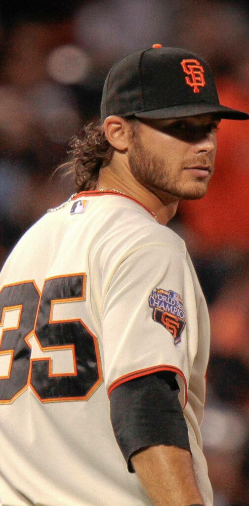 Brandon Crawford San Francisco Giants shortstop glancing over shoulder in game jersey wallpaper