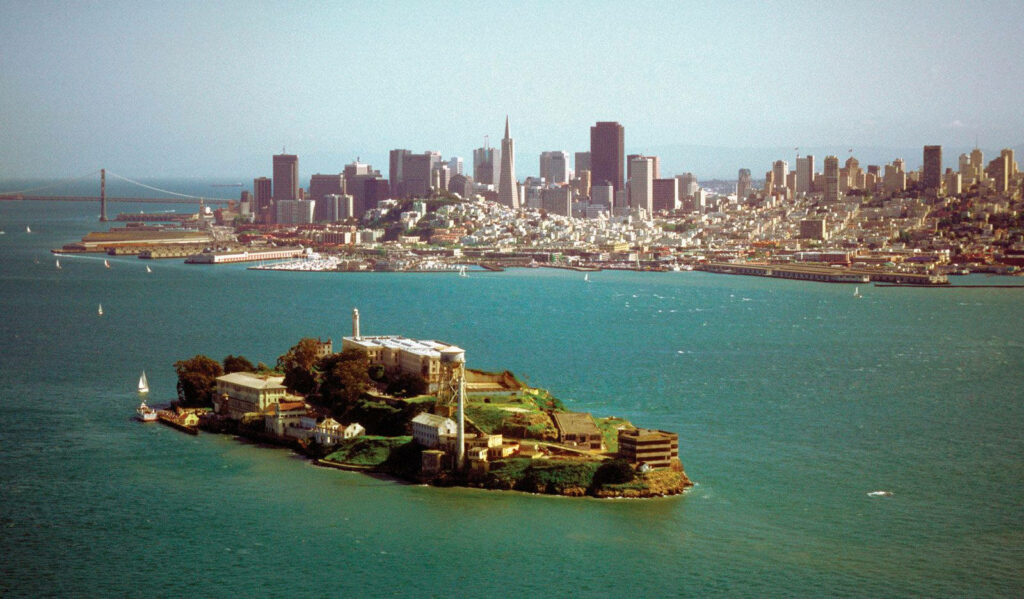 Breathtaking Alcatraz Island Wallpaper with San Francisco Skyline