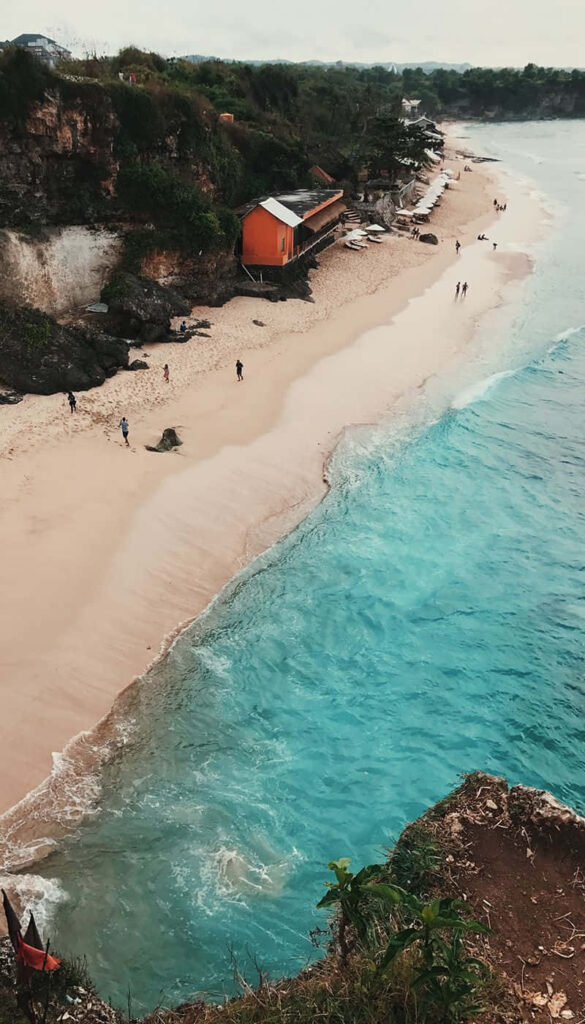 Breathtaking Beach Wallpaper: Golden Sands & Turquoise Waters