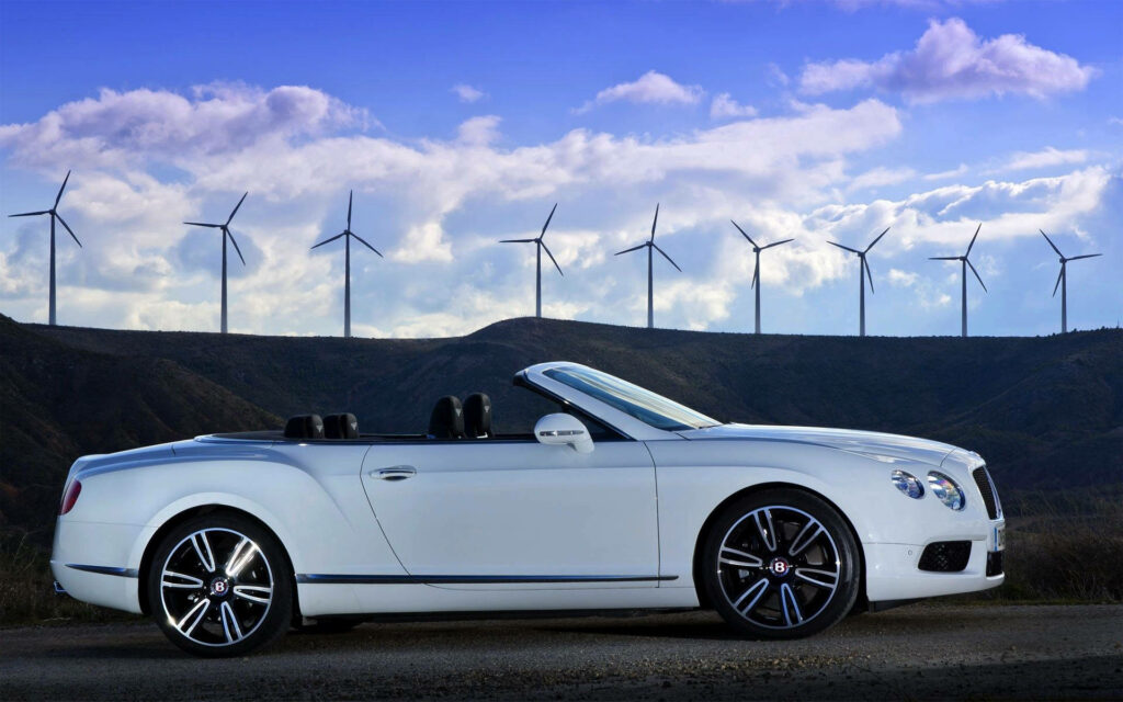 Exquisite Bentley Continental GTC Convertible: A Preview of Automotive Elegance Wallpaper