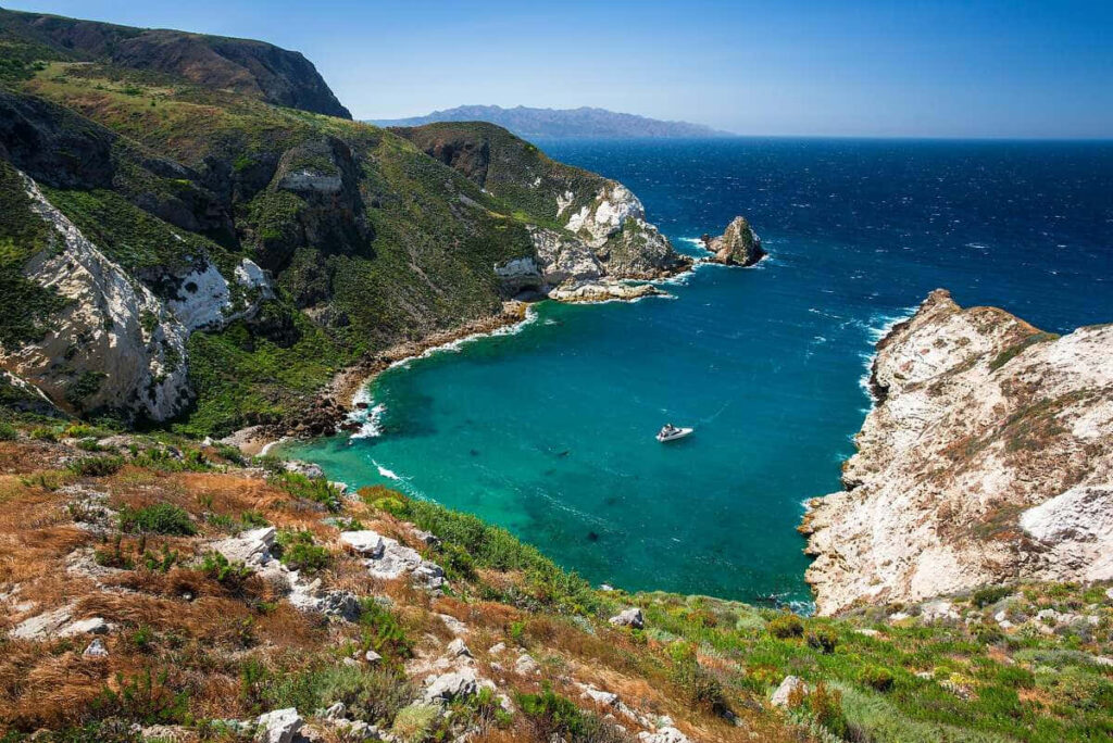 Serene Channel Islands Wallpaper: Rugged Cliffs & Turquoise Waters