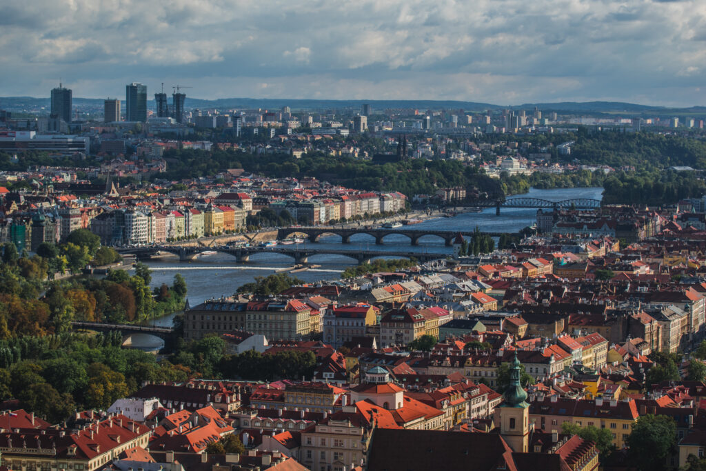 Breathtaking Cityscape Wallpaper: Historic Meets Modern Architecture