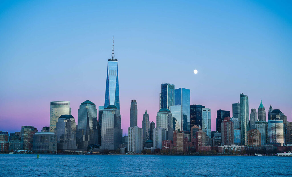 Breathtaking Freedom Tower Skyline at Dusk - Serene Wallpaper Background