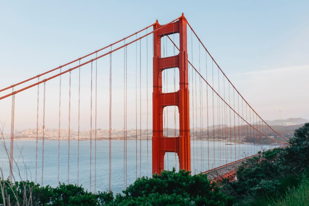 Breathtaking Golden Gate Bridge Wallpaper with City Skyline