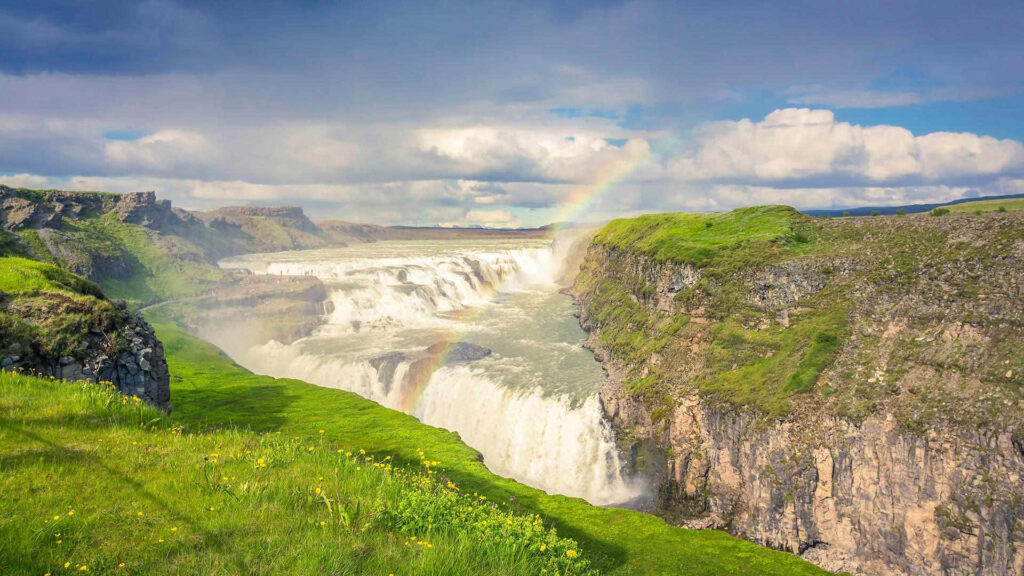 Breathtaking Gullfoss Waterfall Wallpaper - Scenic Iceland Background