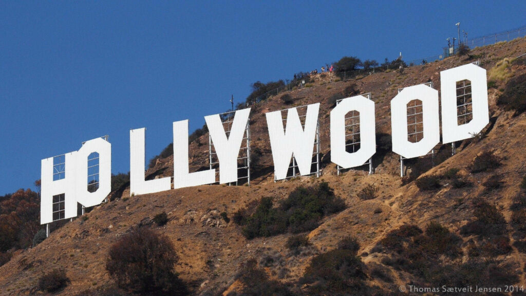 Stunning Hollywood Sign View: Wallpaper Background of Scenic Hills