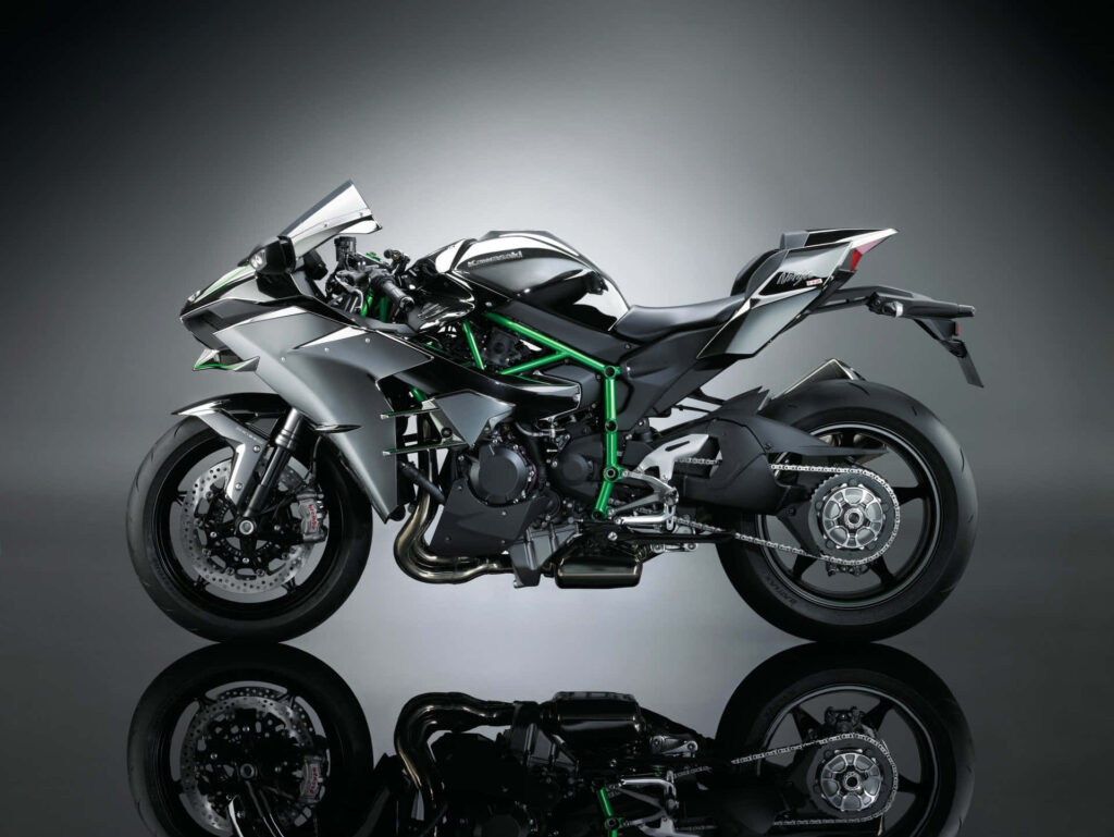 Dynamic Kawasaki Motorcycle Wallpaper: Sleek Design & Power Unleashed