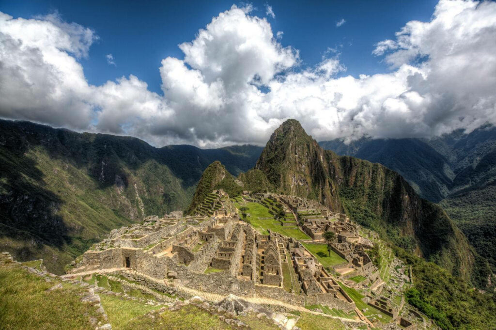 Breathtaking Machu Picchu Wallpaper: Incan Citadel in Andes