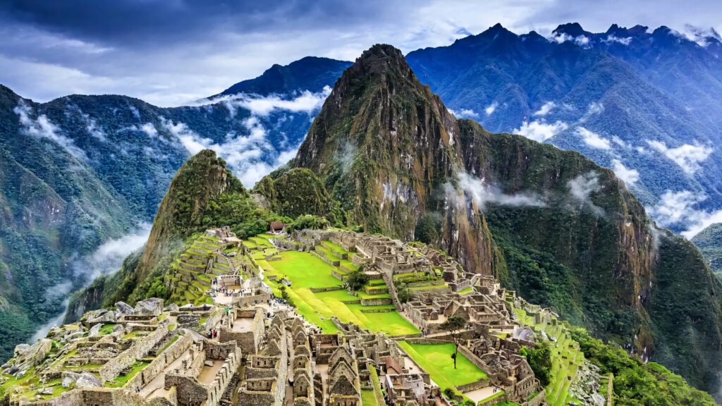 Stunning Machu Picchu Wallpaper: Ancient Ruins & Lush Greenery