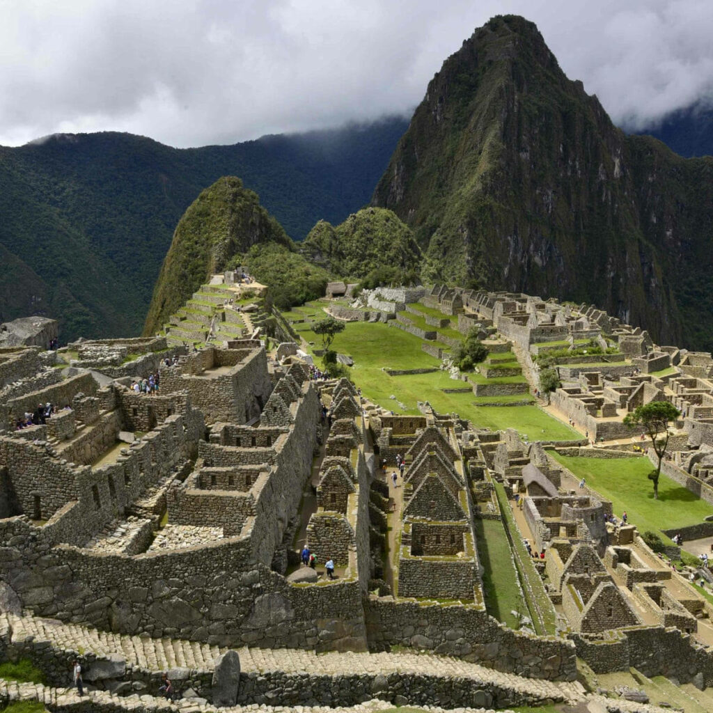 Breathtaking Machu Picchu Wallpaper: Iconic Stone Structures & Lush Terraces