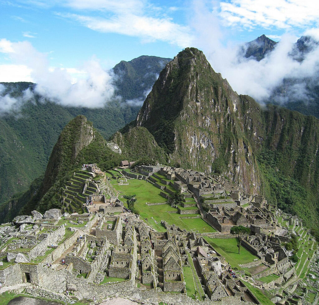 Breathtaking Machu Picchu Wallpaper Background - Iconic Incan View