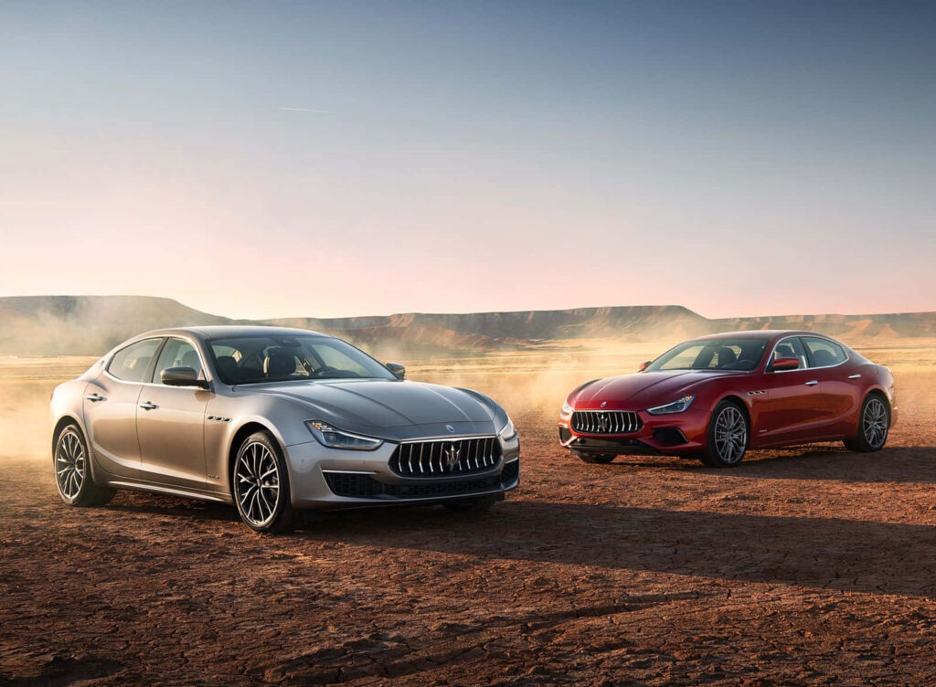 Breathtaking Maserati Ghibli Wallpaper: Luxury in Rugged Desert
