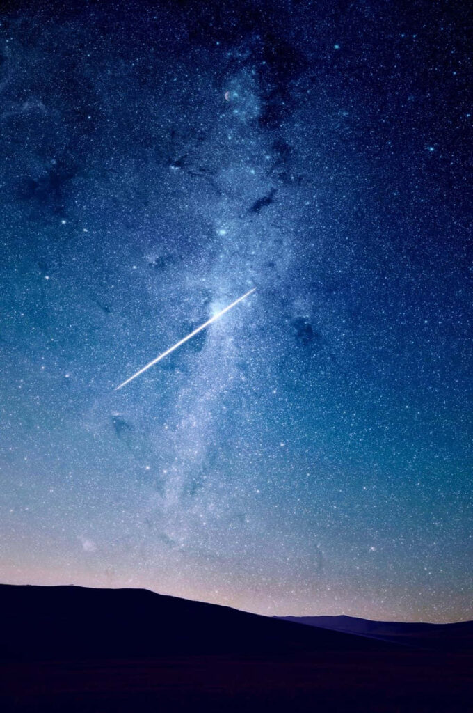 Breathtaking Meteor Shower Wallpaper for Stargazing Enthusiasts