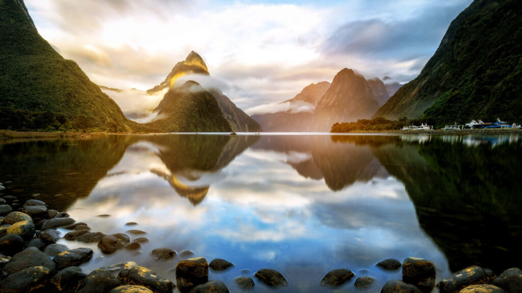 Serene Milford Sound Sunset Wallpaper: Majestic Mountains & Waters