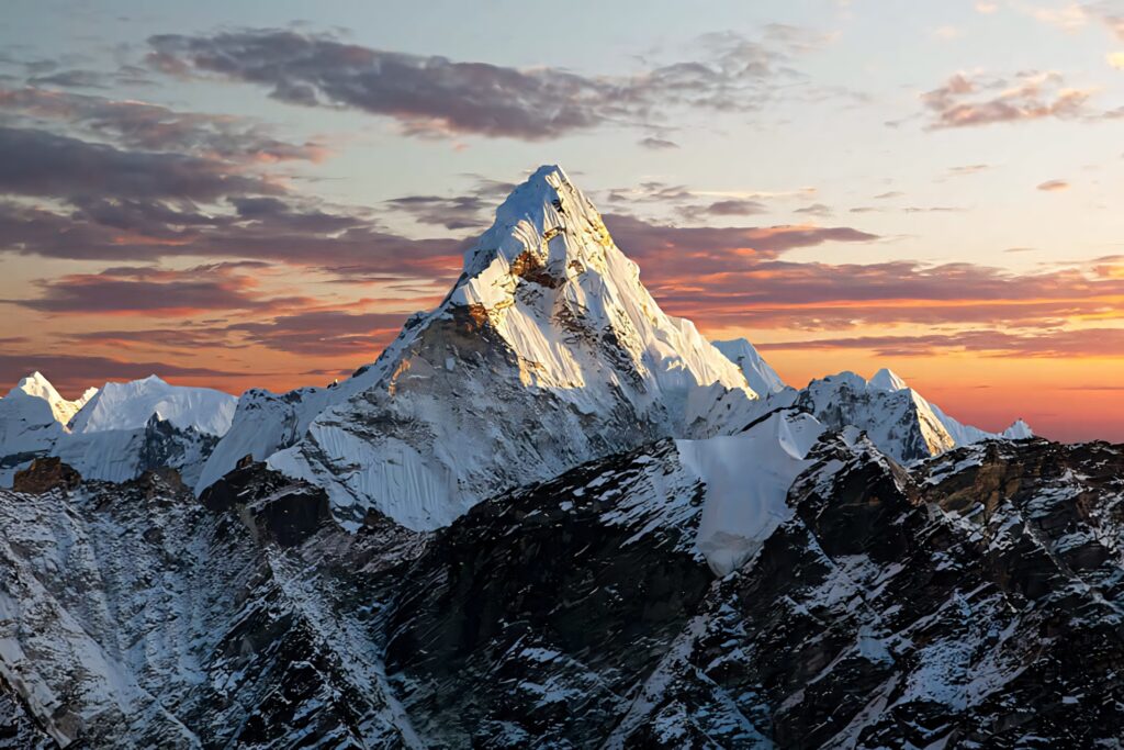 Stunning Mount Everest Sunset Wallpaper: Majestic Snow-Capped Peak