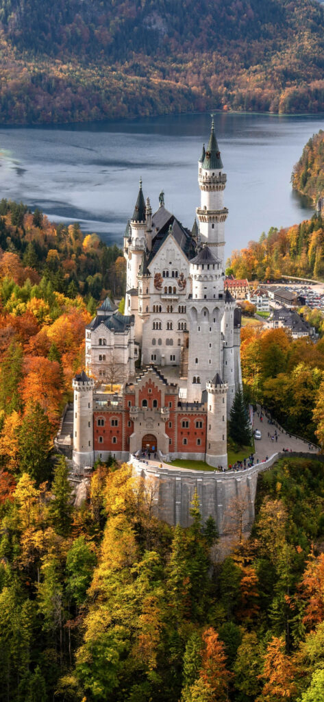 Breathtaking Neuschwanstein Castle: Autumn Wallpaper Background
