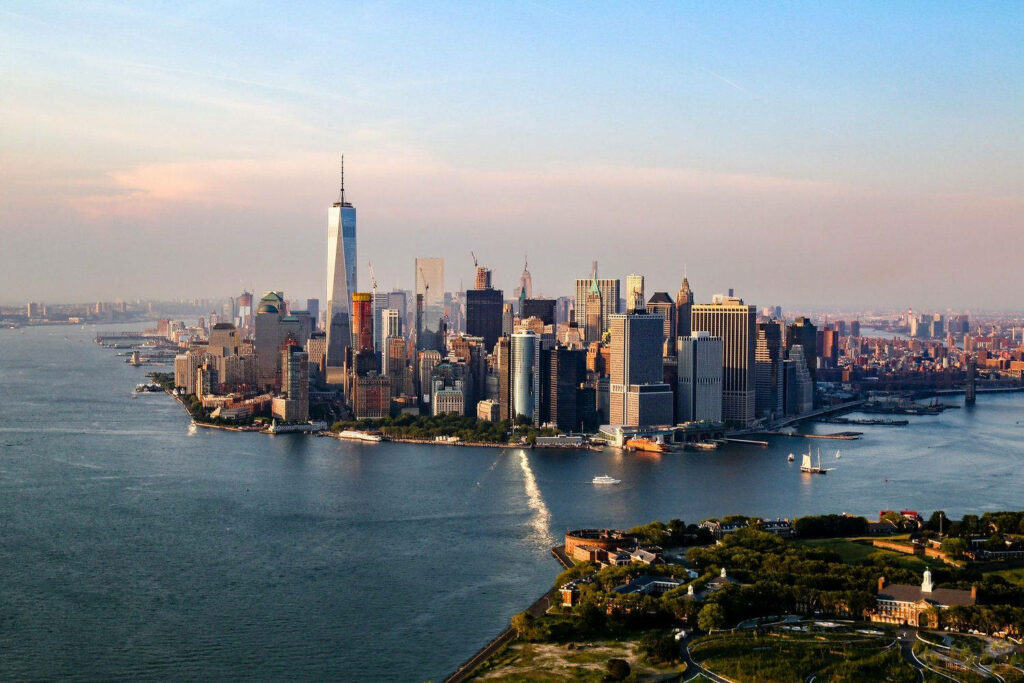 Breathtaking One World Trade Center Wallpaper with NYC Skyline