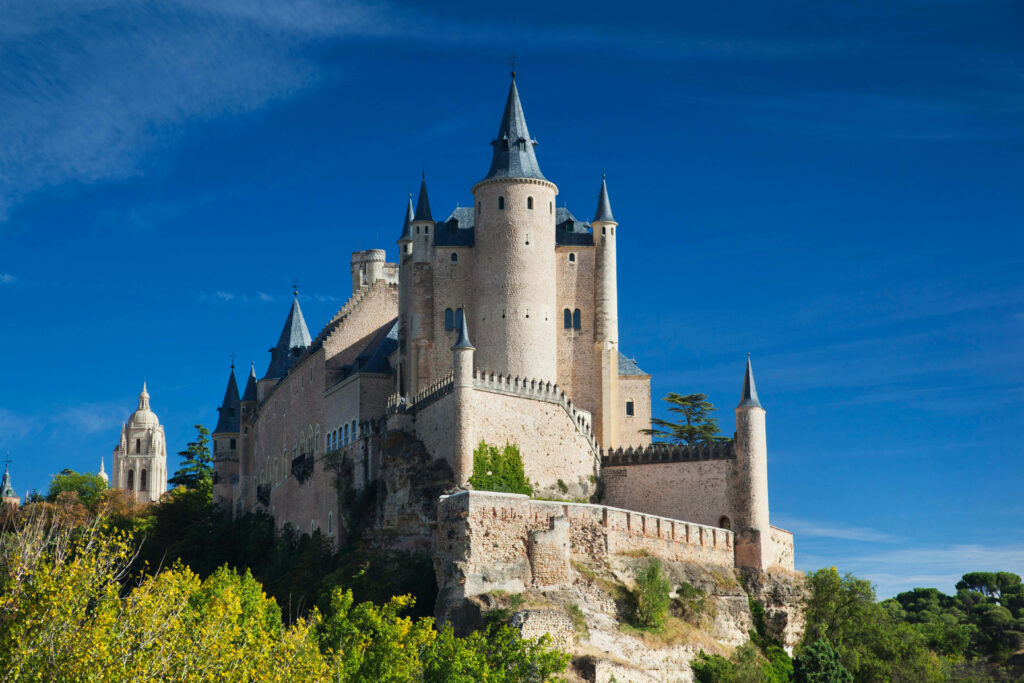Breathtaking Segovia Castle Wallpaper: Majestic Medieval Architecture