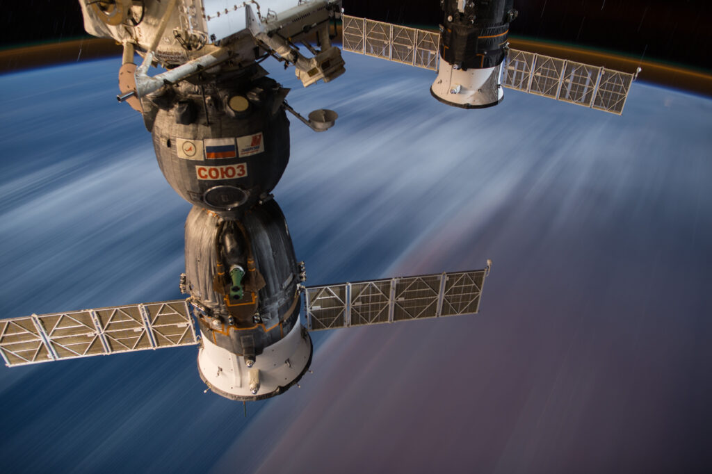 Stunning Space Wallpaper: Union Spacecraft Orbiting Earth