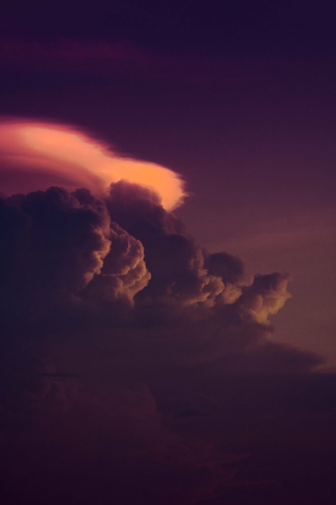 Stunning HD Sunset Sky Wallpaper with Dramatic Clouds & Warm Hues