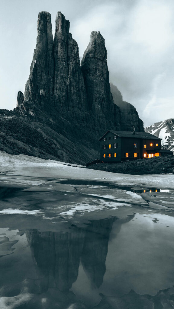 Vajolet Towers Wallpaper: Alpine Majesty & Tranquil Reflection