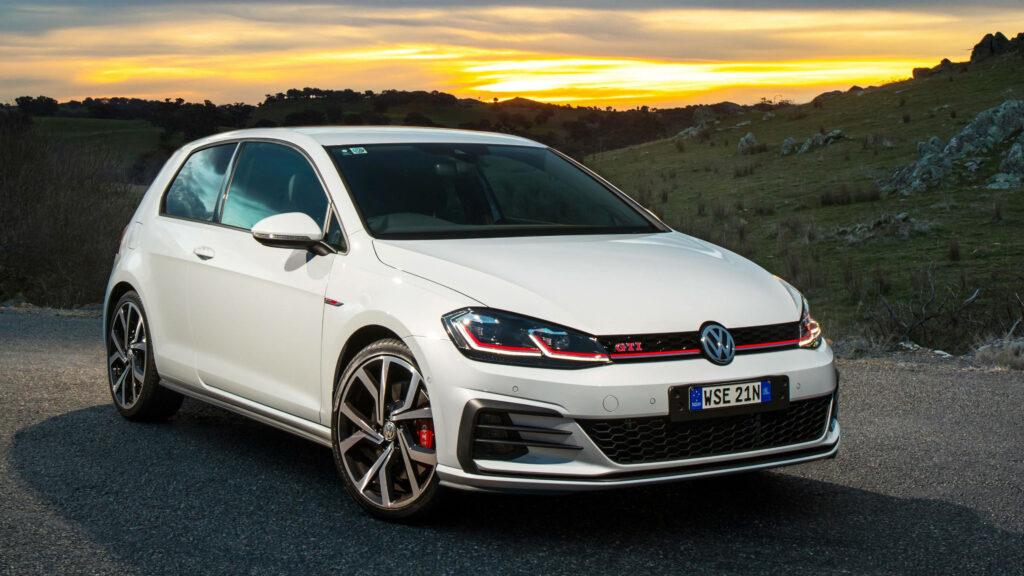 Stunning Volkswagen Golf GTI Performance Edition Wallpaper for Enthusiasts