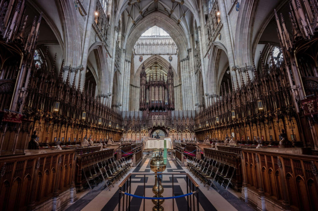 Stunning York Minster Cathedral Wallpaper: Gothic Architecture & Altar