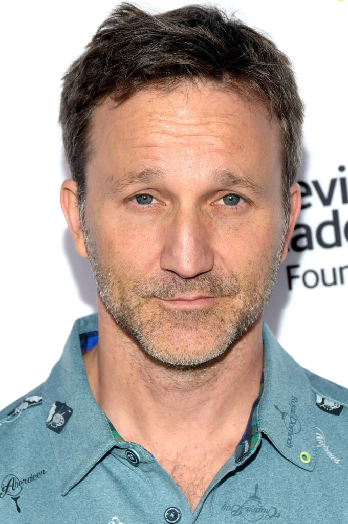 Breckin Meyer high-resolution portrait wallpaper with natural lighting and soft blurred background